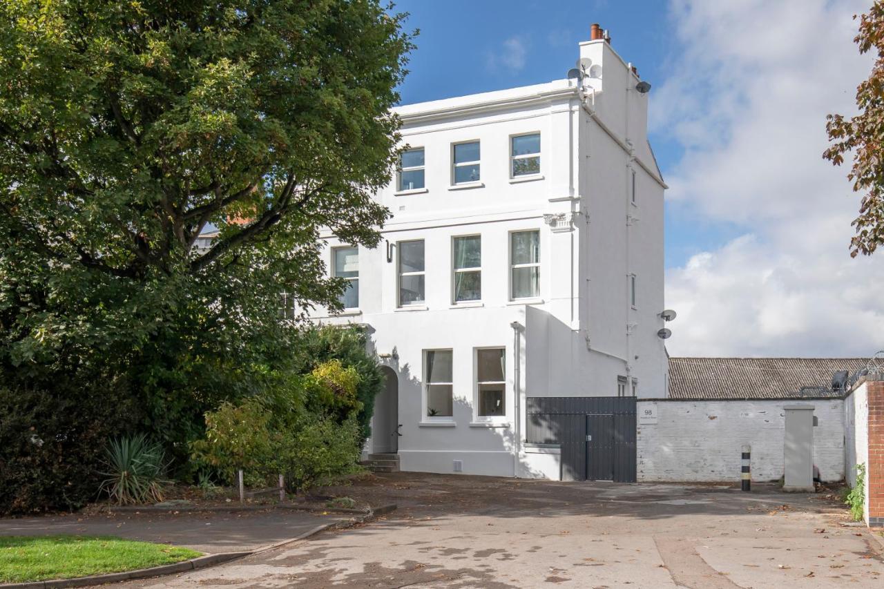Prestbury Road Apartment Cheltenham Bagian luar foto